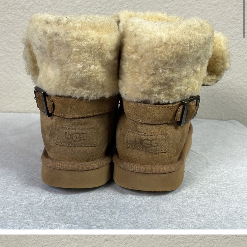 UGG Karel Chestnut Tan Boots Sheepskin Shearling Short Sz 8